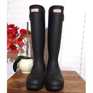 women's black matte finish tall Hunter boots size 8 EU 39